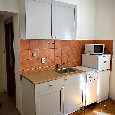 And By The Sea - 14937 Maison d'hôtes 3*