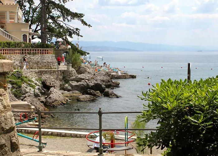 And By The Sea - 14937 Гостевой дом 3*