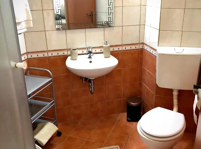 And By The Sea - 14937 אופטיה