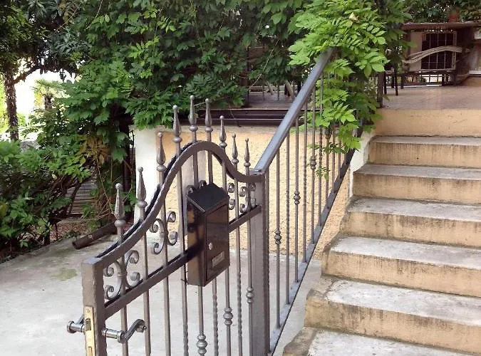 בית הארחה And By The Sea - 14937 3*