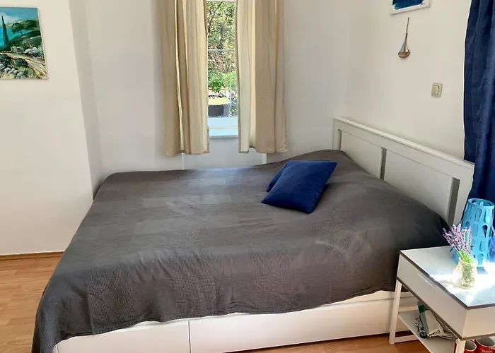 And By The Sea - 14937 בית הארחה 3*