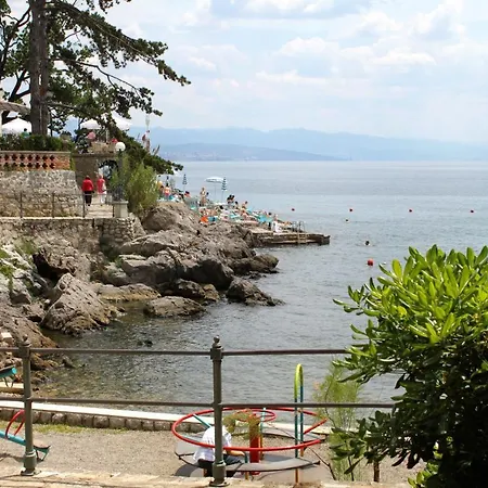 And By The Sea - 14937 Maison d'hôtes 3*